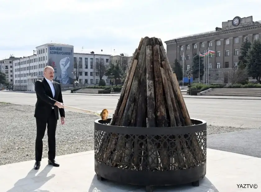 Prezident İlham Əliyev Xankəndi şəhərində Novruz tonqalını alovlandırıb