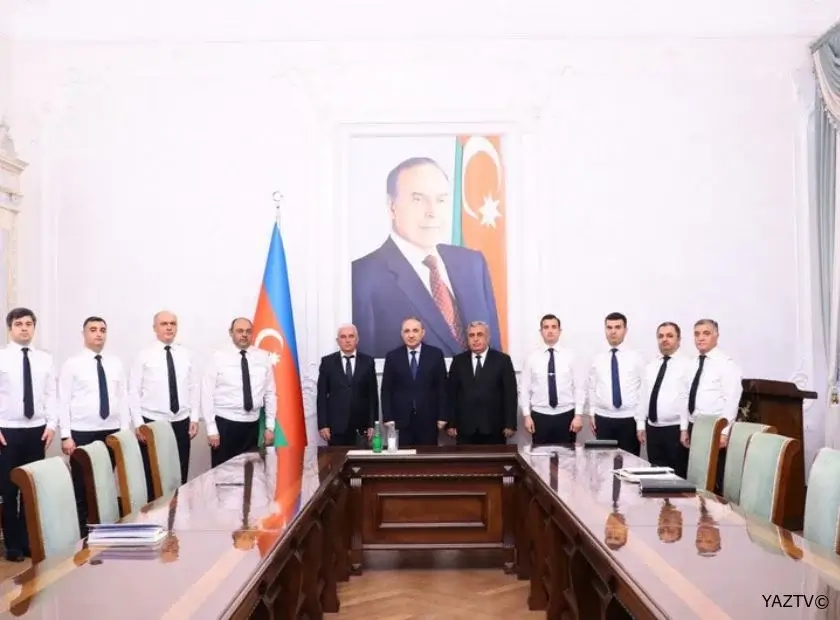 Azərbaycanda iki prokuror vəzifəsindən azad olunub
