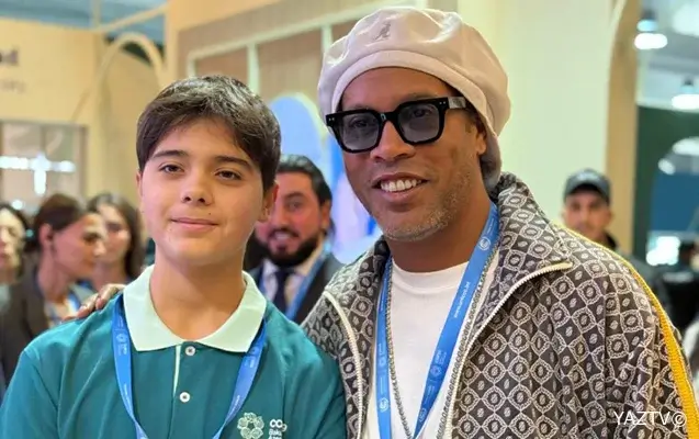 Prezidentin nəvəsi Ronaldinyo ilə