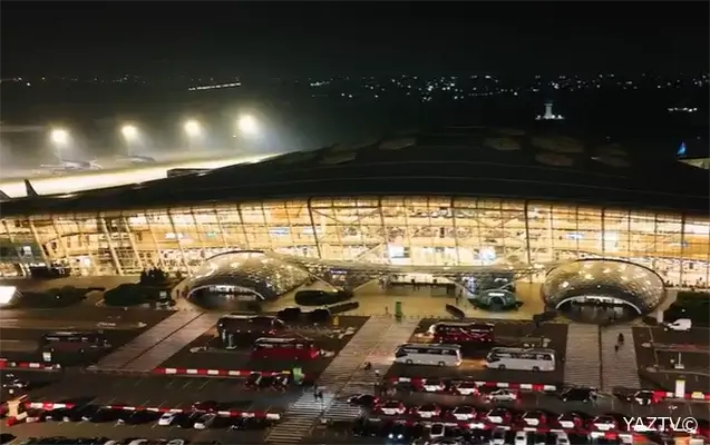 Dubaydan Moskvaya uçan təyyarə Bakıya təcili eniş etdi