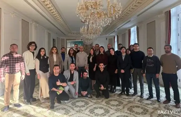 Emin Əmrullayev Fransa və digər Qərbi Avropa ölkələrində təhsil alan azərbaycanlı tələbələrlə görüşüb